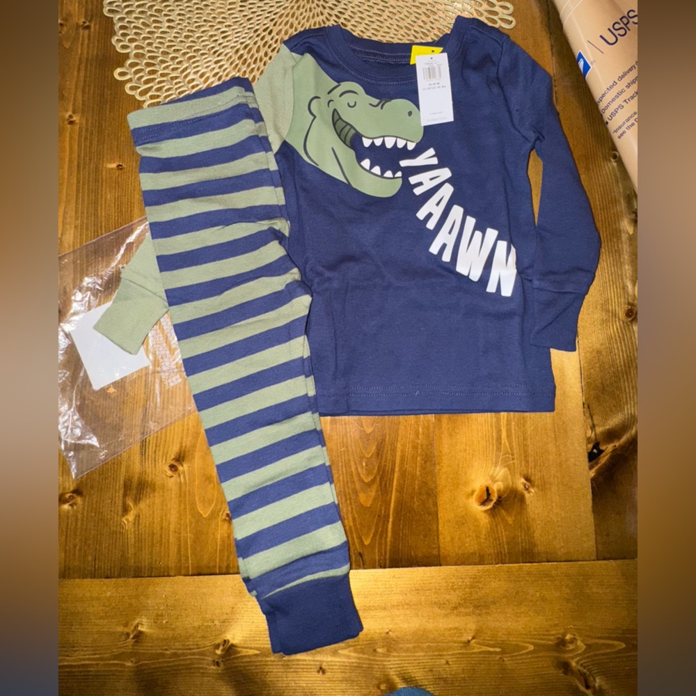 Old Navy Boys Dinosaur Pajama Set –  2-Piece | Navy & Green | NWT